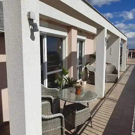 Modern Penthouse With Full Sea View K&r