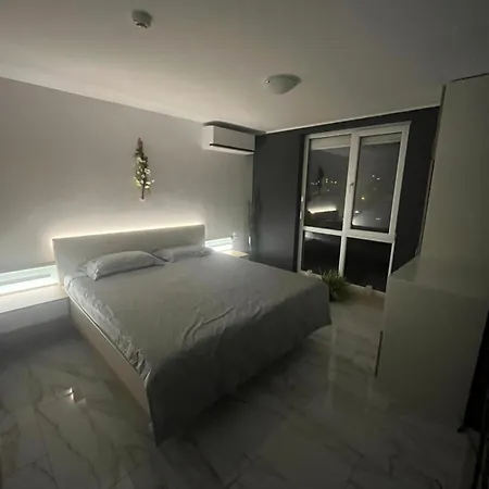 Apartment Modern Penthouse With Full Sea View K&r