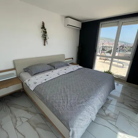 Modern Penthouse With Full Sea View K&r