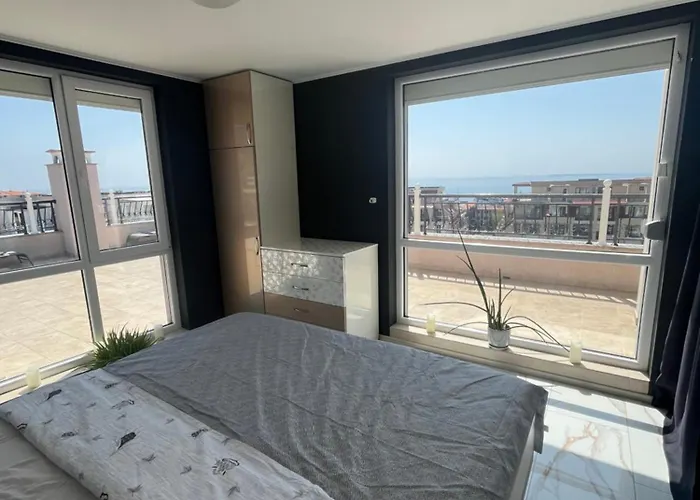 Modern Penthouse With Full Sea View K&r Apartment