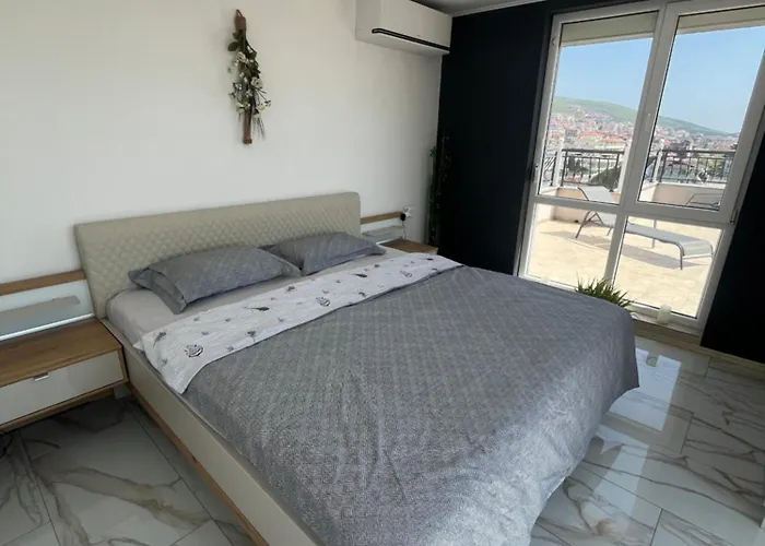 Modern Penthouse With Full Sea View K&r