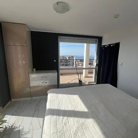Modern Penthouse With Full Sea View K&r Apartment