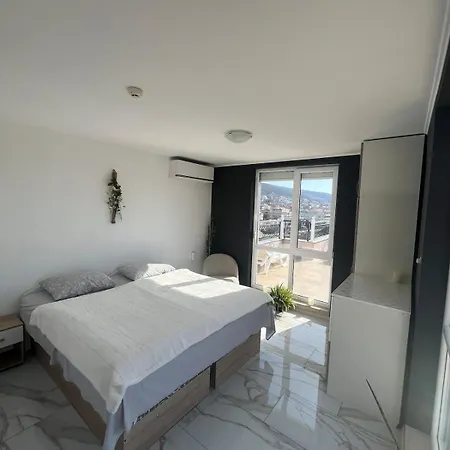 Modern Penthouse With Full Sea View K&r