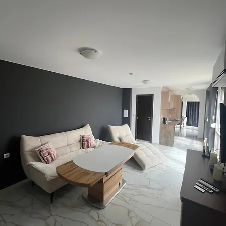 Modern Penthouse With Full Sea View K&r