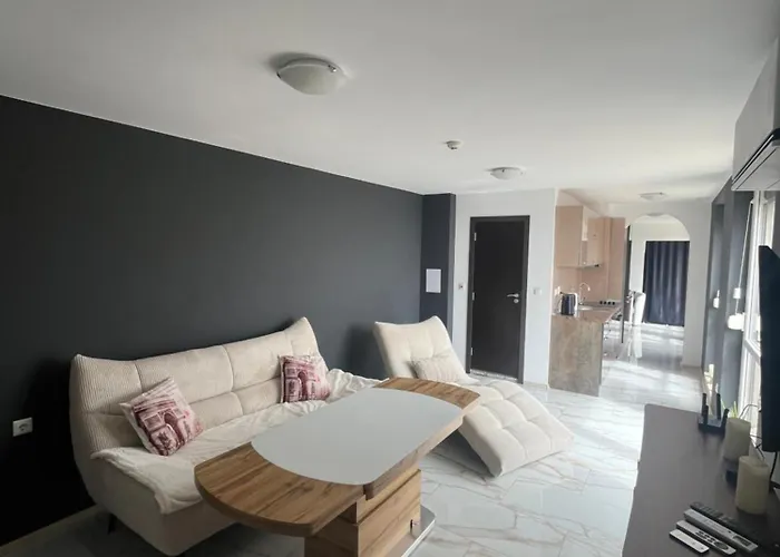 Modern Penthouse With Full Sea View K&r